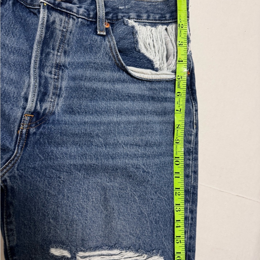 Levi’s 501 90’s Distressed Denim Shorts Women’s Size 31 - Picture 4 of 11